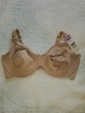 NWT Everyday Smooth Underwire Bra - Nude